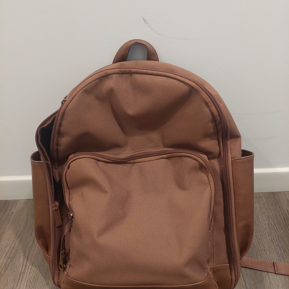 Beis the Travel Backpack In Brown